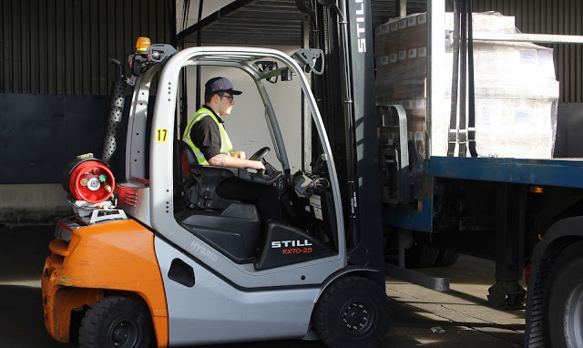Leading Pallet Distribution Specialist Improves Loading Safety using Forklift Scales from Avery Weigh-Tronix